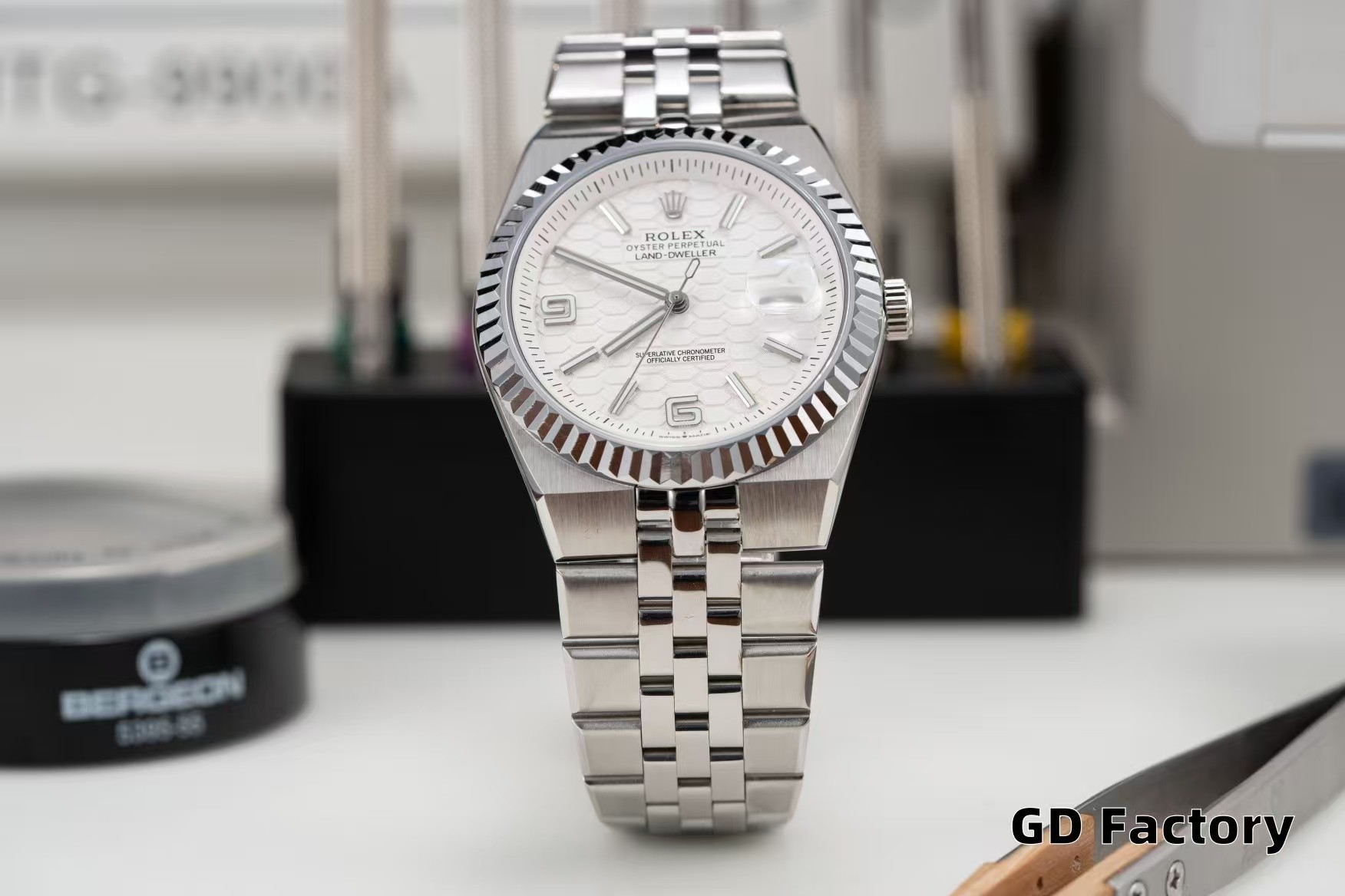 Rolex OYSTER PERPETUAL Land‑Dweller